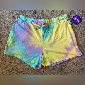 Uzzi Women Shorts Size Large